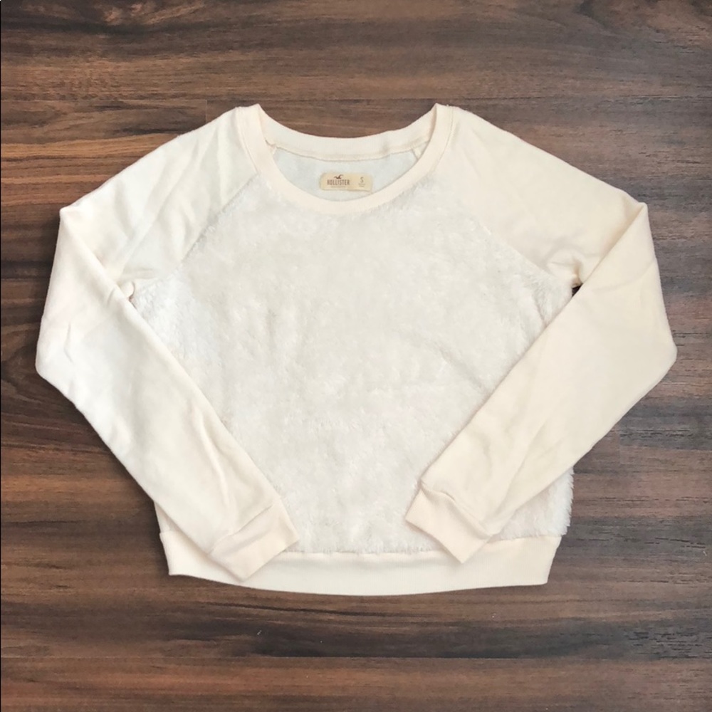 Cropped Fuzzy Sweatshirt